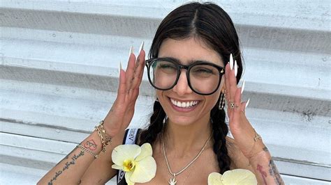 video porno da mia khalifa|Mia Khalifa Porn Videos 